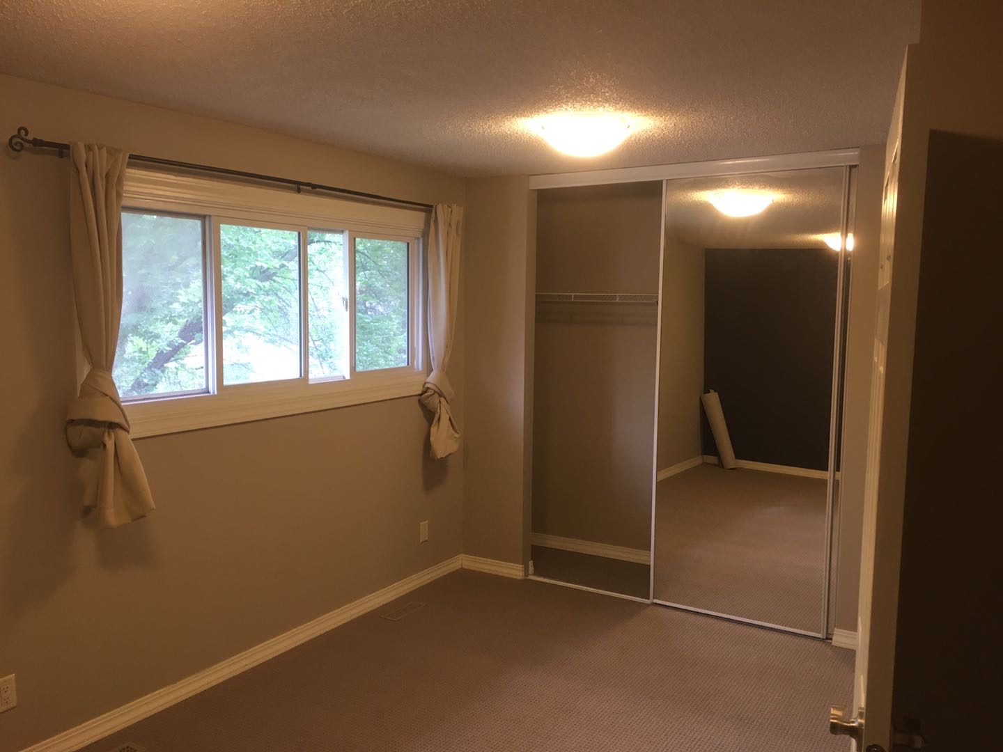 近大学新装修镇屋出租