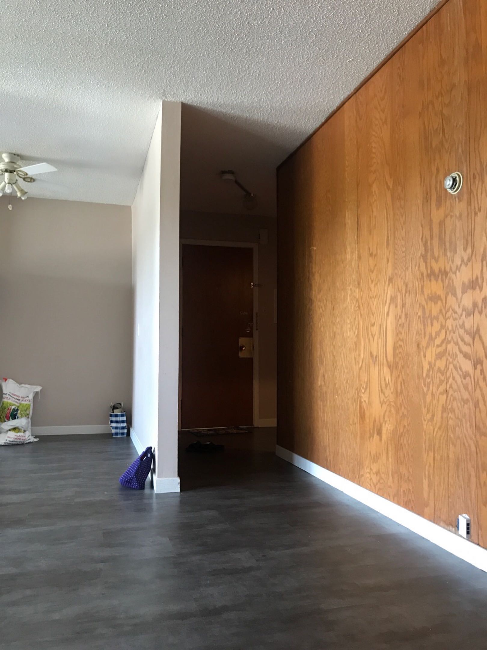 里贾纳3公里大学附近房间出租！