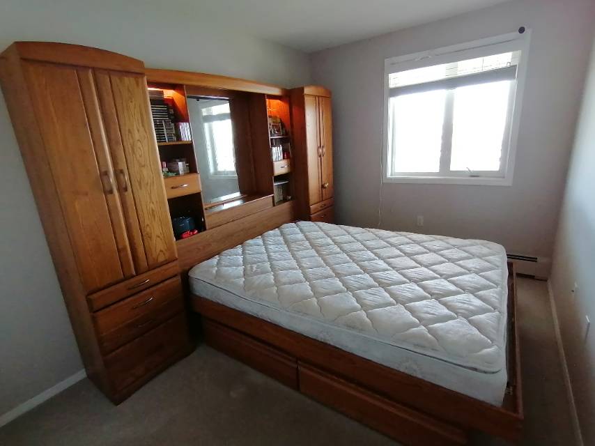 床貯物組合櫃連 Queen size 床墊