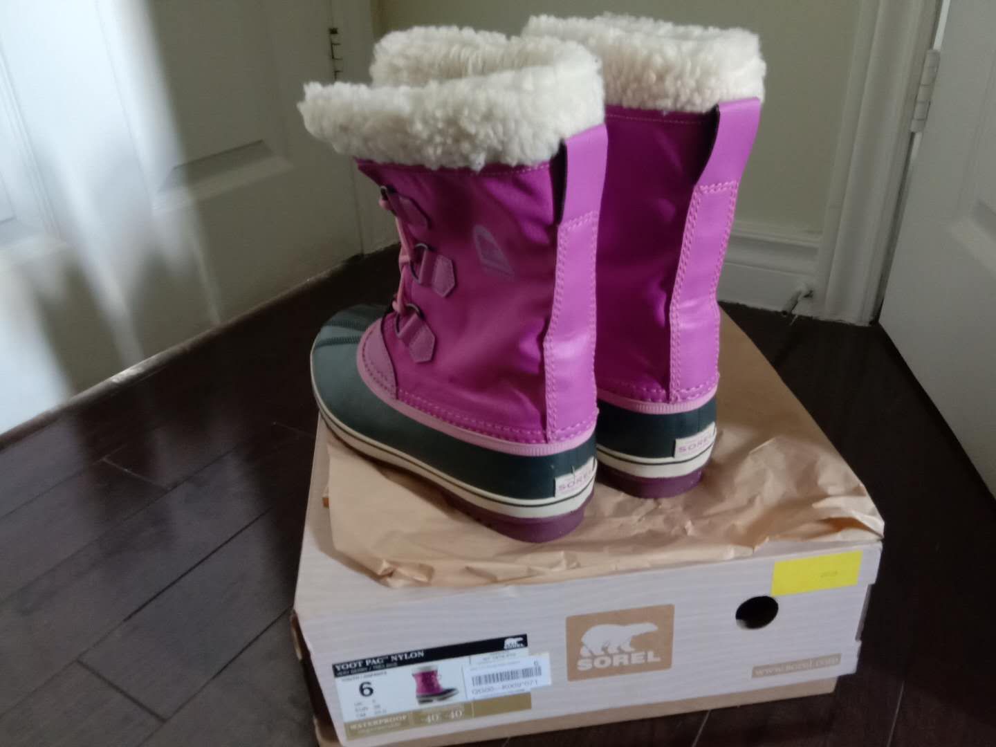 【Sorel雪地靴】全新出 - 2