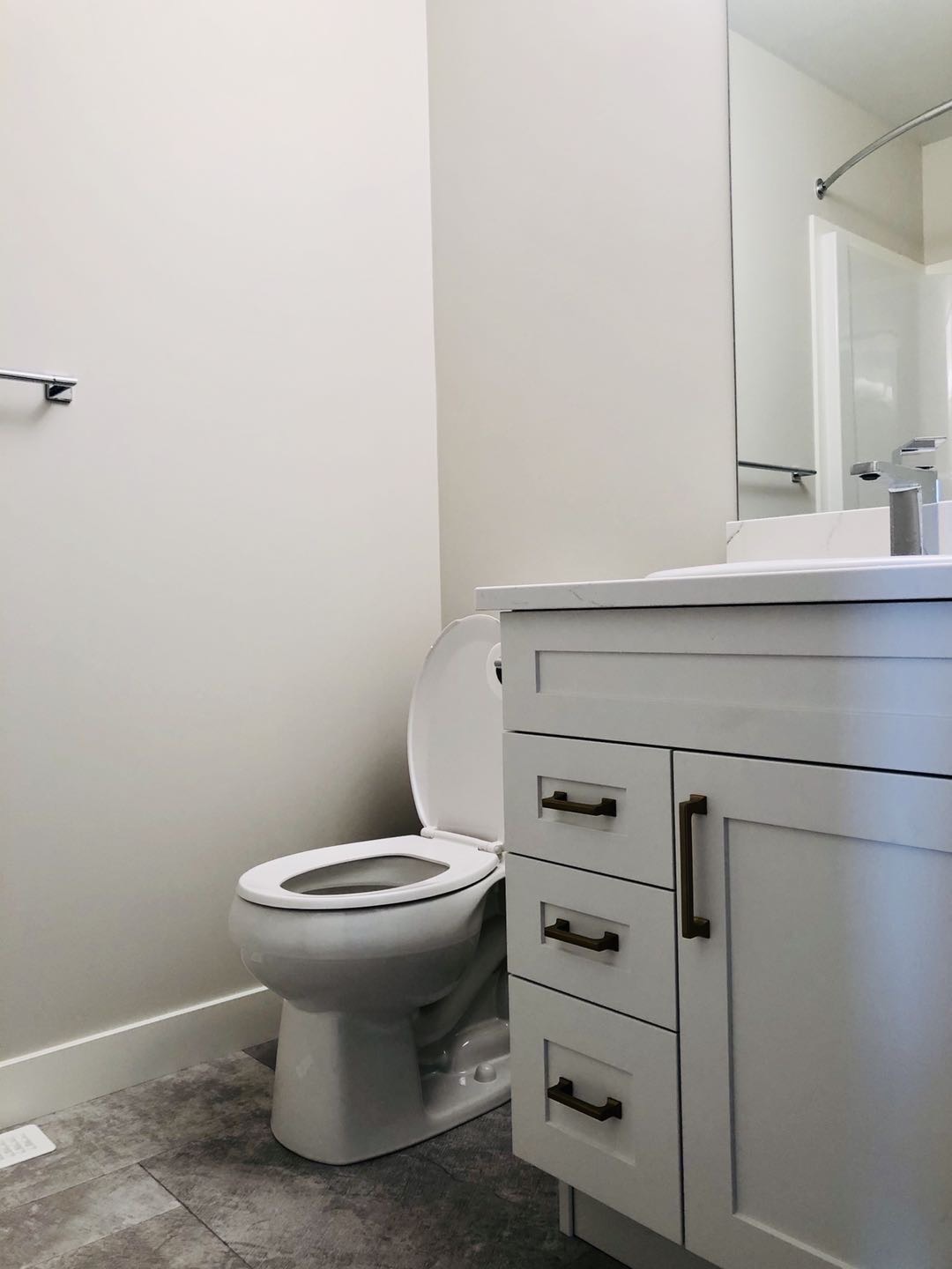 Evergreen 新区楼上次卧招租 - 3