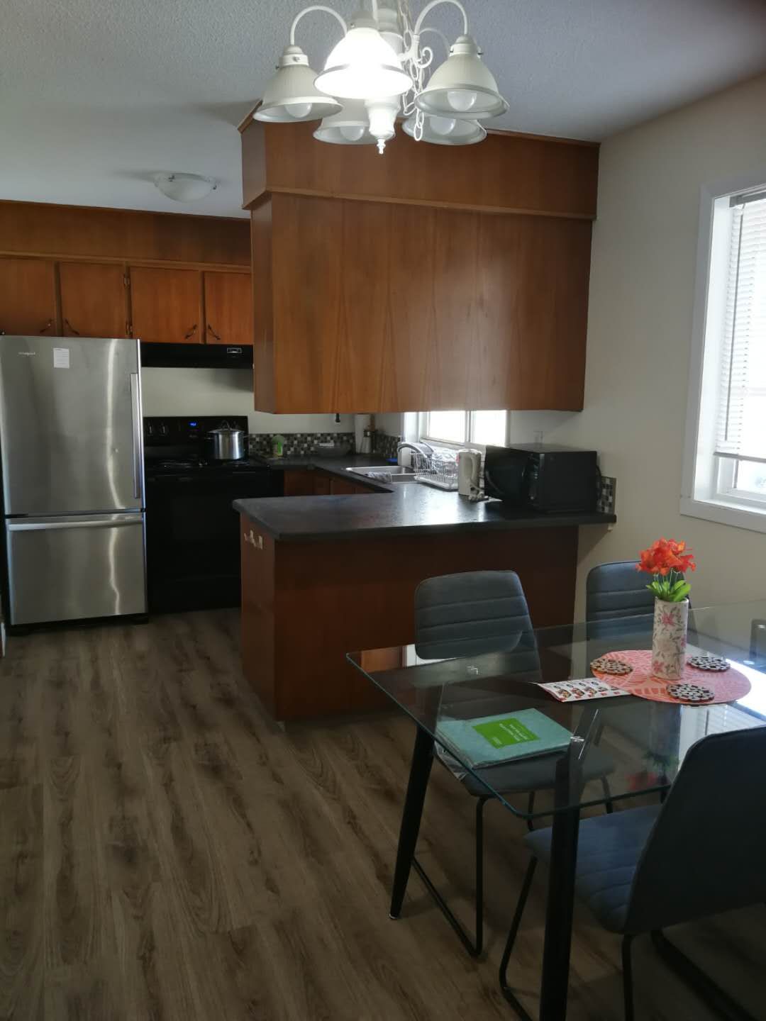 主层3室1厅/近Superstore/整租或分间租(限女生) - 2