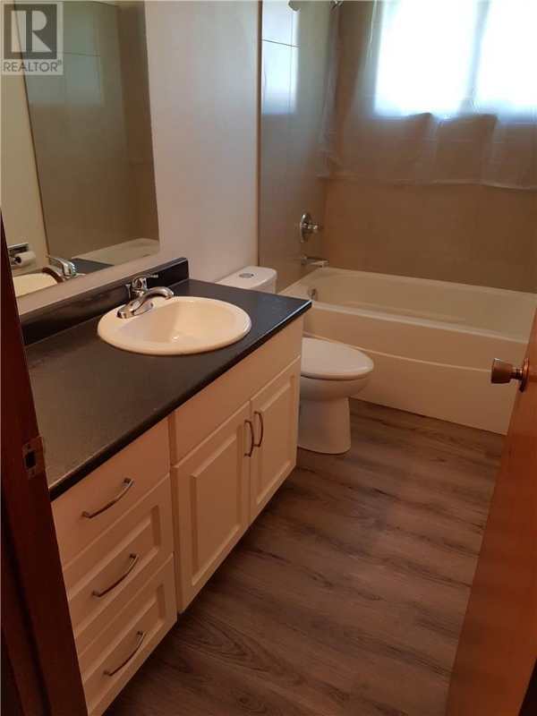 主层3室1厅/近Superstore/整租或分间租(限女生) - 3