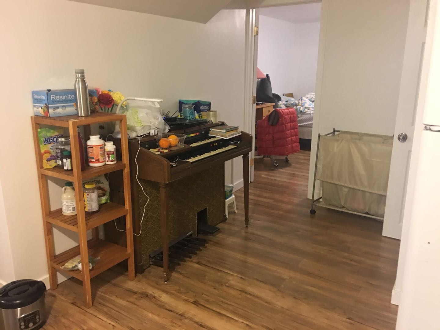 七月拎包入住Walter Murray Holy Cross对面地下室两室一厅一卫一厨独立门户 - 5