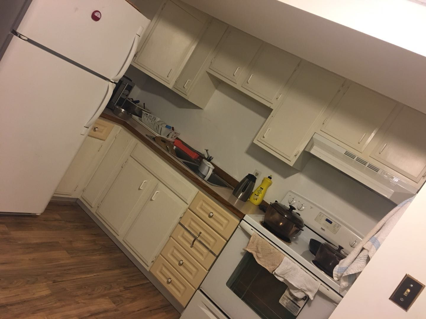 七月拎包入住Walter Murray Holy Cross对面地下室两室一厅一卫一厨独立门户 - 3