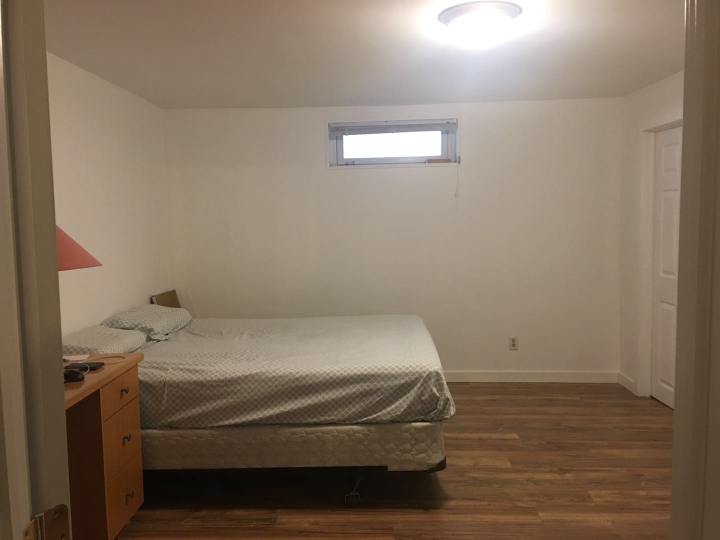 七月拎包入住Walter Murray Holy Cross对面地下室两室一厅一卫一厨独立门户