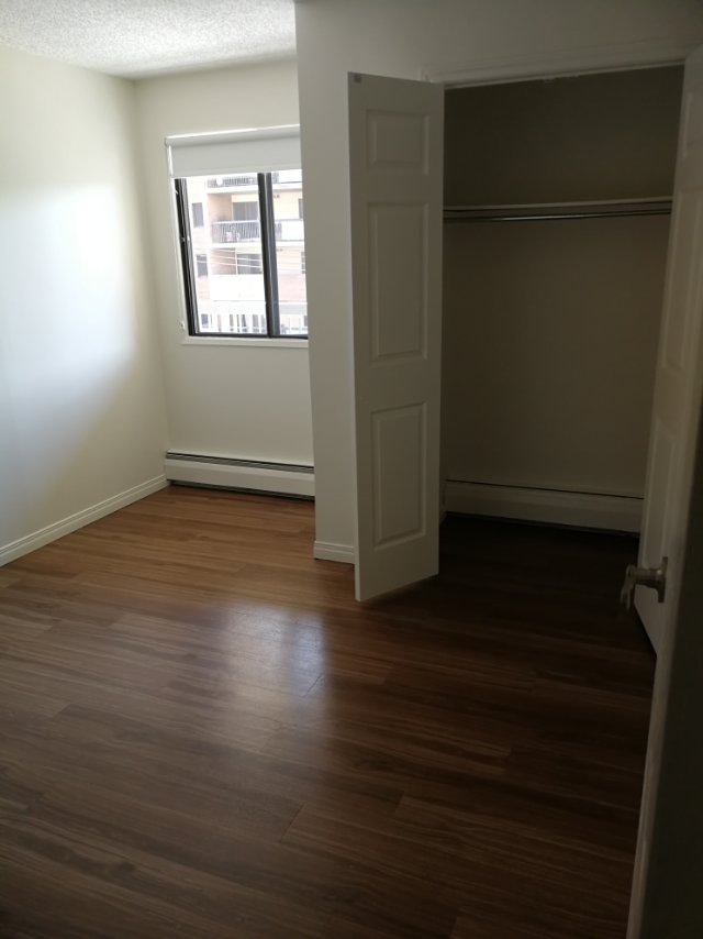 Downtown两室一卫公寓诚招室友 - 5