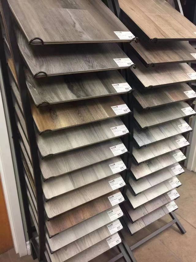 求租萨斯卡通零售商铺一间