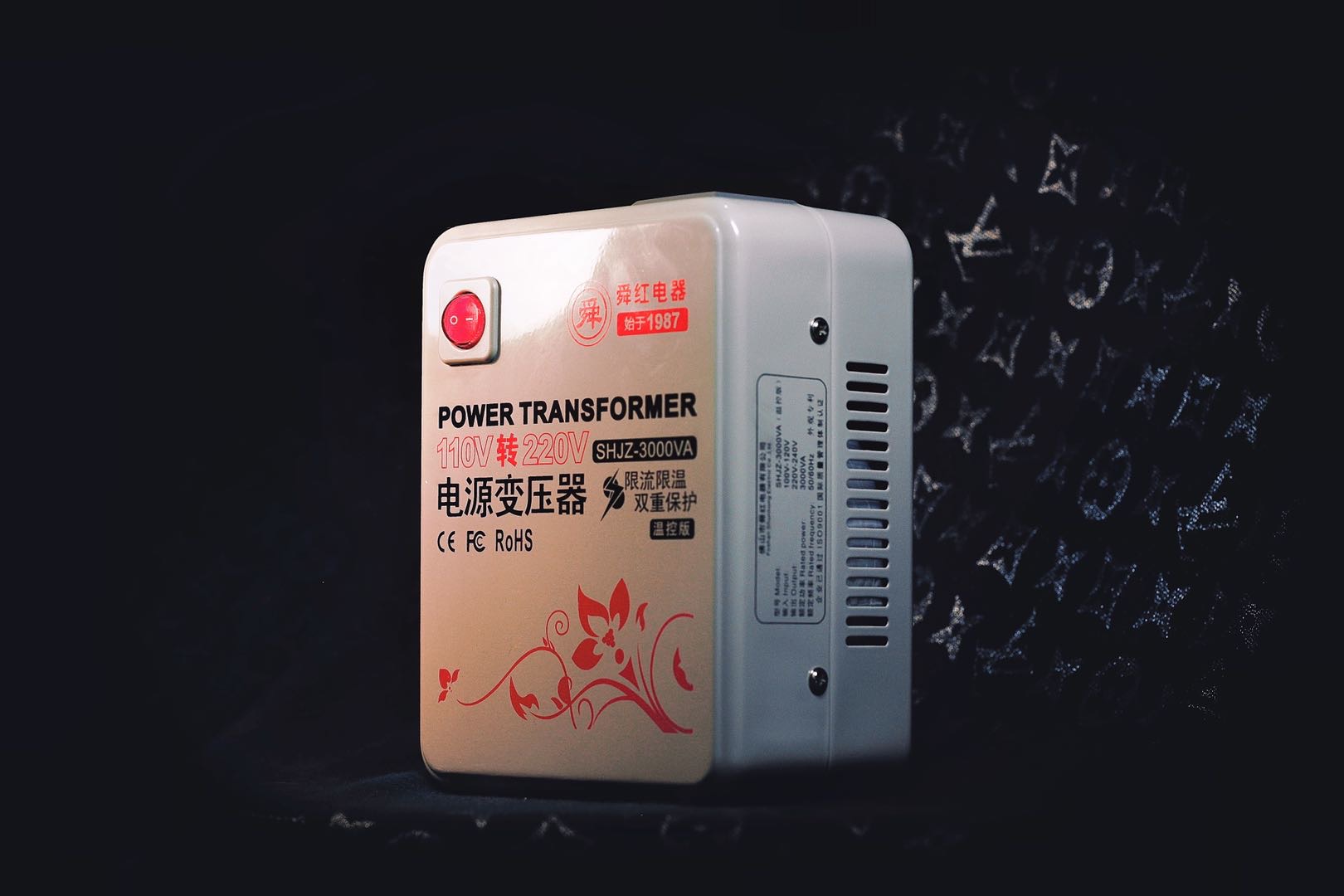 电源电压转换器