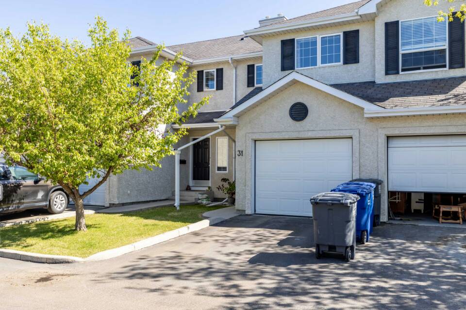 Briarwood 漂亮联排别墅出售，只售$264,900