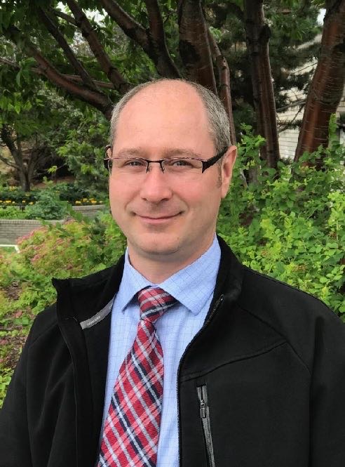 【外教英语免费直播课】周三6.24日内容：在厨房讲做饭相关表达（二）【7佳雅思学校】

“大厨”Jay老师又要边做饭边教英语了，这次的上课地点是Jay老师家的厨房。
1. 常见的西方配料怎么说
2. 做饭有关的器具（锅碗瓢勺）怎么说
3. 加拿大文化：吃饭时流行的活动
4. 烤三明治和蛋糕制作
5. 家里做饭VS在外吃饭

👨‍🏫授课教师：Jay老师，7佳雅思学校外教（with TESOL证书）。流利普通话，曾在中国教授口语多年。

上课时间： 周三6.24号 ，4–5pm
Zoom直播上课，免费参加，添加此微信（1871246290）入群上课

【7佳雅思学校】免费直播公益课：每周三外教讲生活英语，周日资深英语教师讲雅思/多邻国，SSAT/小托福，基础英语。