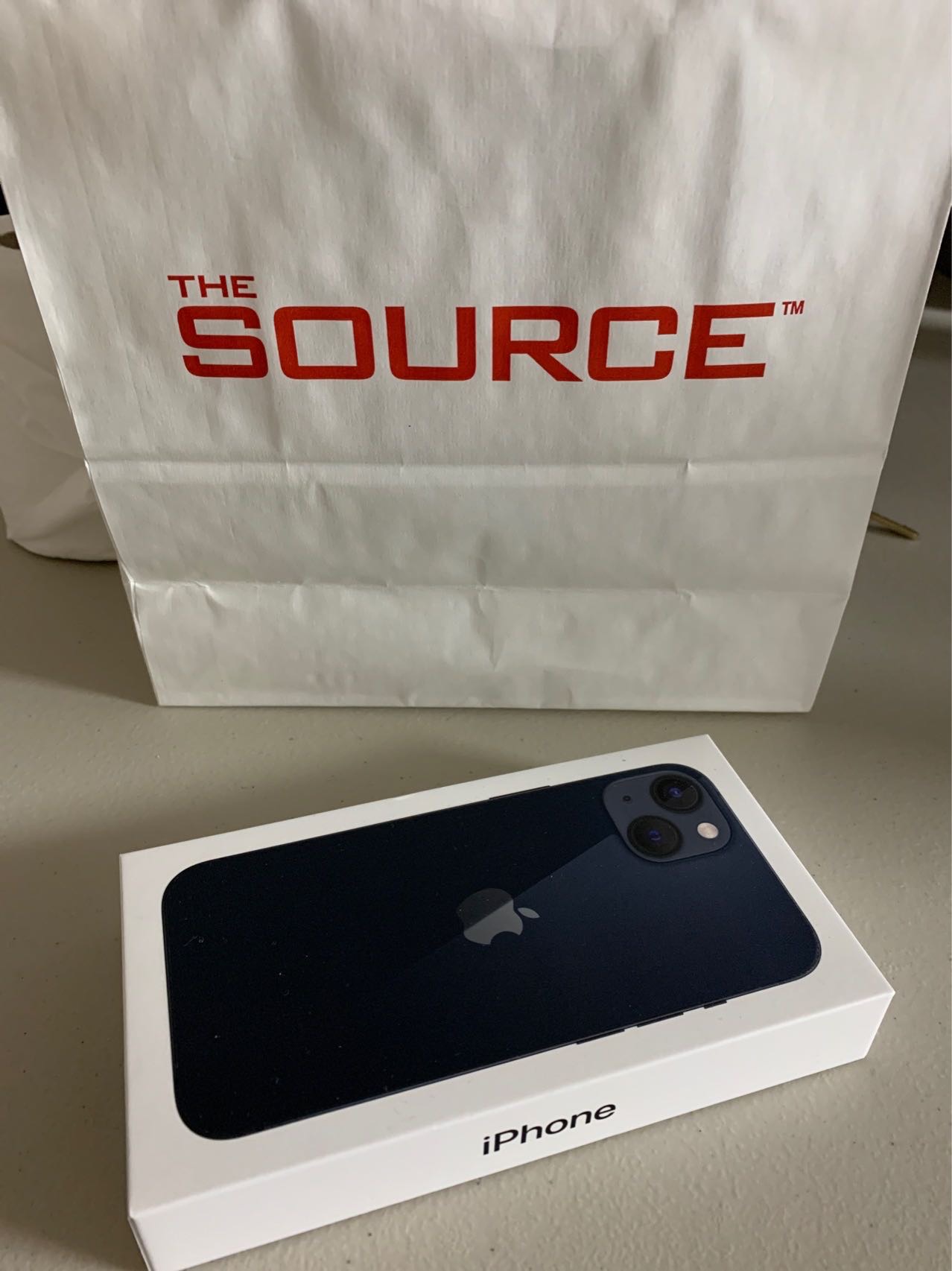 全新 iPhone 13 128G 未拆封。