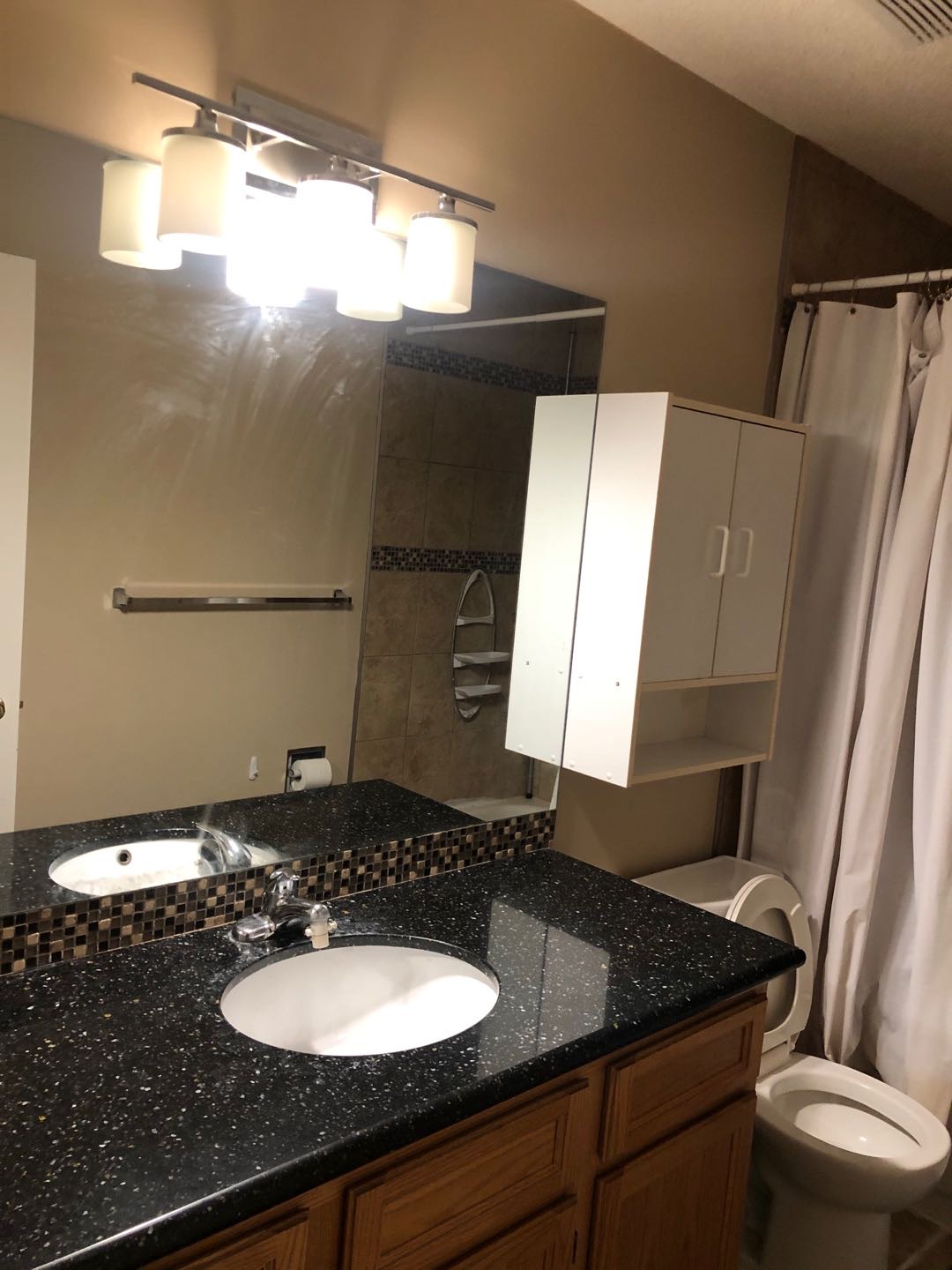 新大统华Harvest Hills安静小区独立屋楼上2间房间出租 - 8