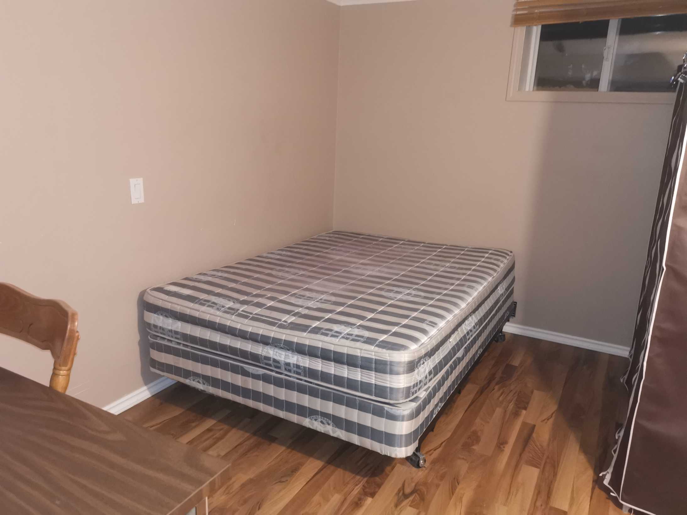 [已满]里贾纳大学附近房间出租 - 4