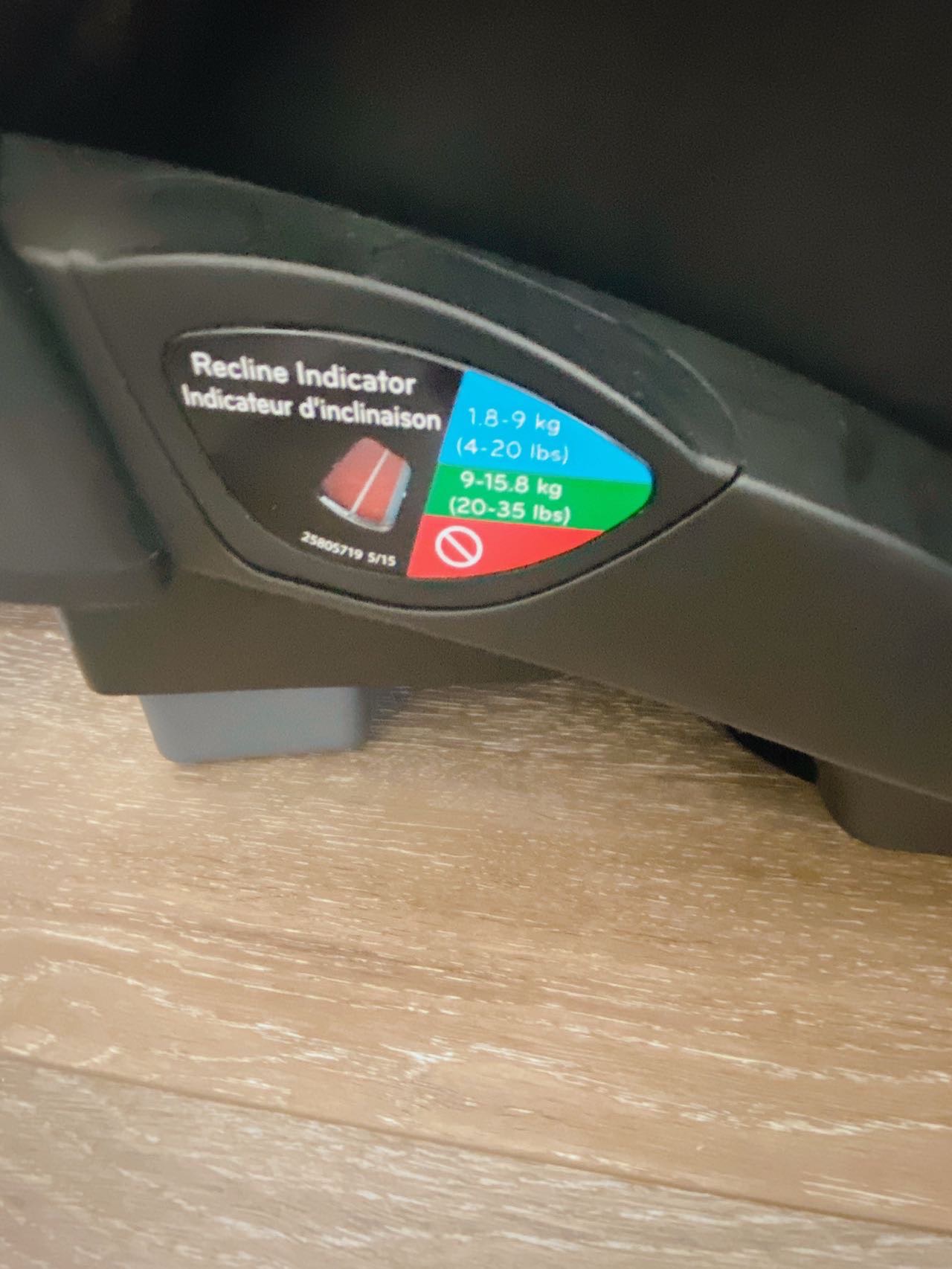 几乎全新Evenflo Carseat婴儿提篮及底座 - 5