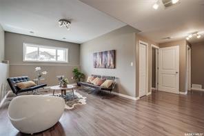 Willowgrove小区安静路段2010年建 5房3卫 bi level 错层独立屋出售。近两所小学。新装修地板，刷漆。挑高层高， 大窗户采光好。主卧带独立洗手间和步入式衣柜。地下室9尺层高，装修有两个大房间一个多功能厅一个洗手间等。挂牌价格 $459000。详情联系Gary - 8