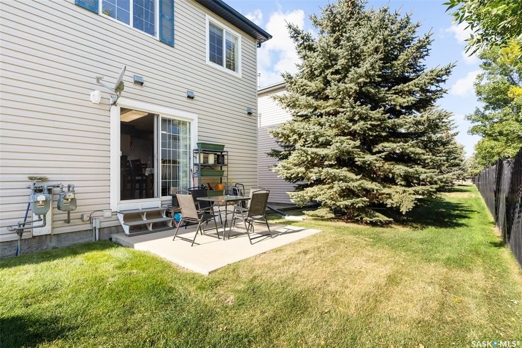 Arbor Creek小区2003年建1116尺s边户2室2卫联排出售，私密安静，地下室装修有一个大活动厅 ，有冷气空调。近小学，高中，公园，商业购物方便。采光好，保养状况好，带两个停车位，新换冰箱。挂牌价格：$235000。 有意请联系地产经纪Gary Gai 30634136 - 20