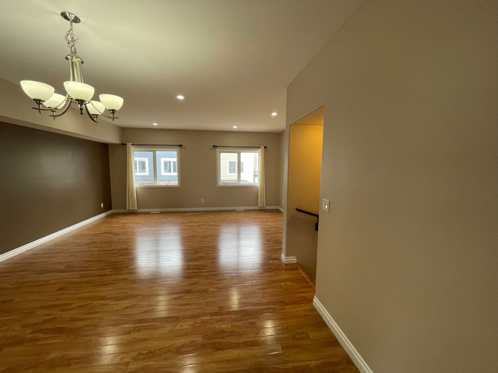 Stonebridge小区3房3卫边户联排$1800/月 - 3