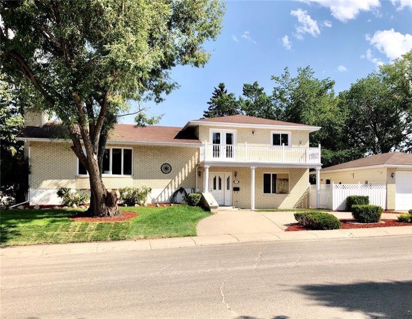 Forest Grove小区2270尺独立屋出售。安静路段，近小学，公园，附近购物，近St Joseph 和Centennial百年高中。 4房3卫，双车库+RV Parking。超大空间。双厅，双餐厅，4个大尺寸房间外加一书房。私密院子。新更新锅炉热水器，大部分家电 - 4