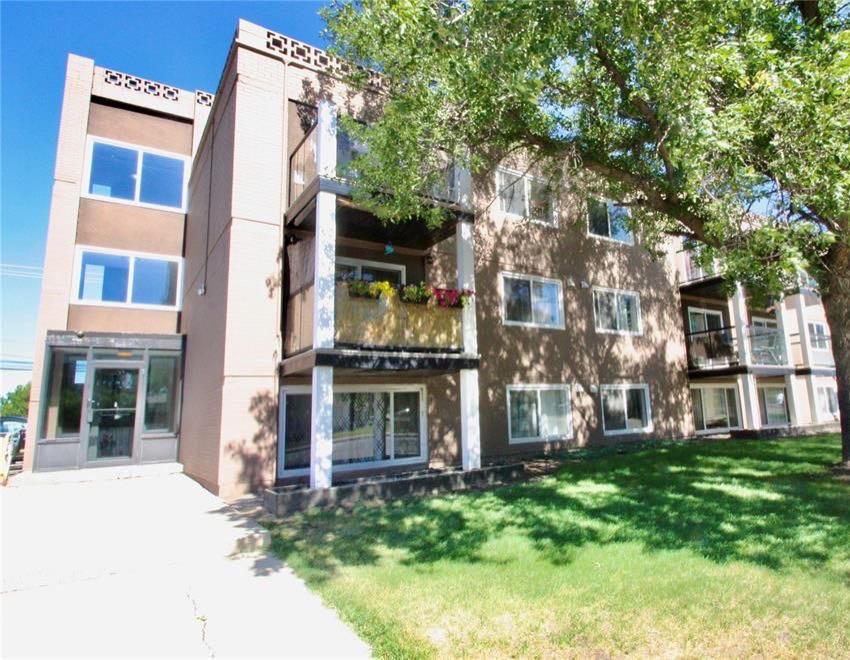 仅$139900！混凝土结构建筑 极为安静。7街顶层1室一厅一卫大尺寸823尺公寓出售。厨房，洗手间，地毯近期翻新。带独立洗衣房，带一个车位。步行至8街SuperStore购物等。挂牌价格：$139000。详情请联系地产经纪Gary Gai 盖王睿 3063413677 - 4