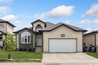 Willowgrove小区大面积1525尺平层独立屋出售。步行400米至两所小学。4房3卫+地面上1书房。高档装修9尺层高，理石台面。大尺寸卧室，开放大空间地下室有独立吧台。后院有私密后道。房屋年代新保养好。挂牌价格：$469900。有意请联系地产经纪Gary Gai 盖王睿 - 3