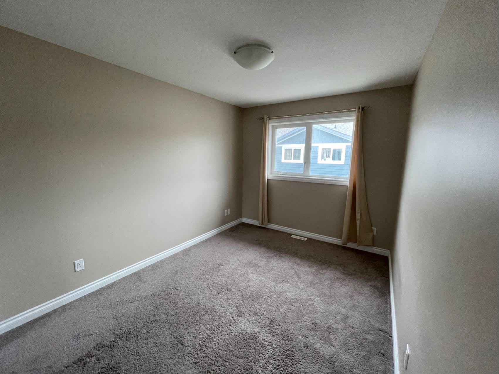 Stonebridge小区3房3卫边户联排$1800/月 - 6