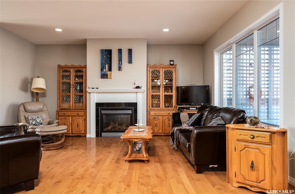 新降价$479900！ Briarwood小区核心路段两层独立屋出售 - 3