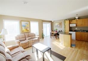 出租Briarwood 小区联排 边户 3 房2卫，1330尺，带车库，带地下室（未装修）。租金$1550 /月包水 。包除雪除草。无家具。租客自付电气网。一年起租，不分租，不抽烟。希望租客干净整洁守约讲理。有意请联系 Gary Gai 3063413677 微信gary3677 - 3