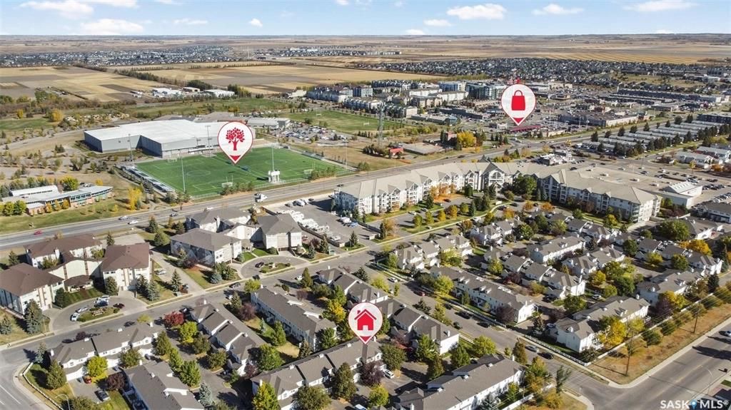 Erindale小区核心地段3室联排出售。1230尺，安静边户，多窗户，采光极好。步行百米至两所高中（百年高中，St Joseph），两所小学(Dr. John G. Egnatoff School and Catholic Father Robinson school)，附近商 - 4