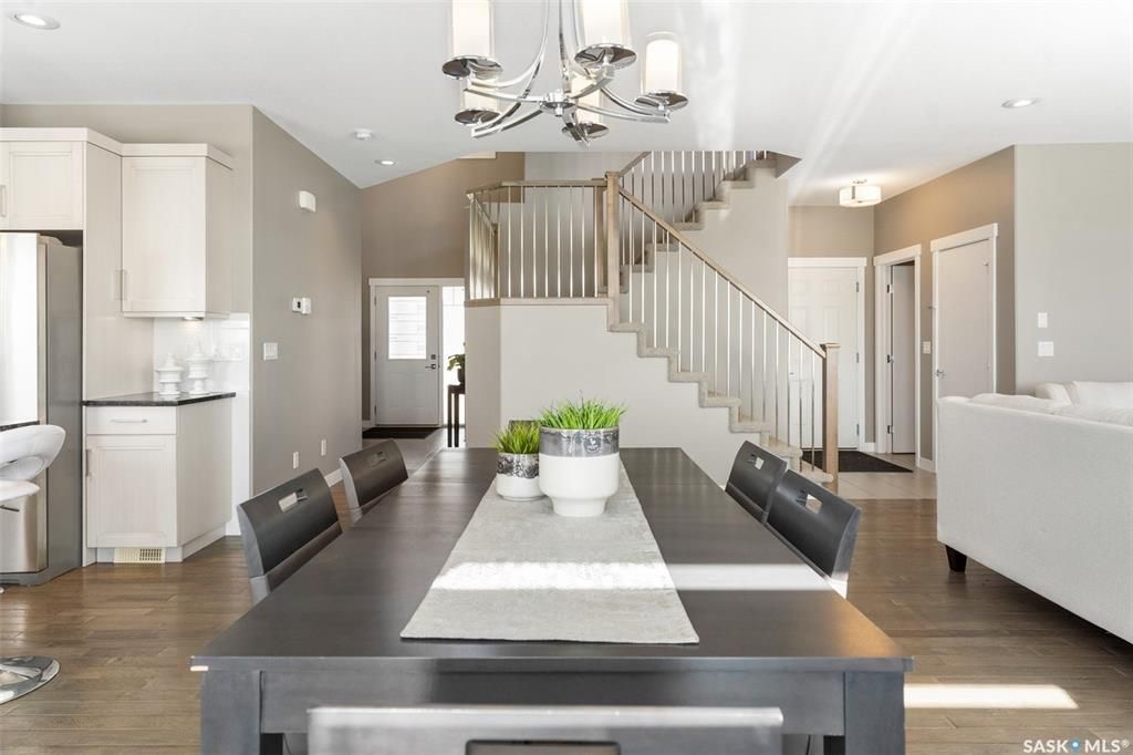 Evergreen2167尺独立屋出售，高档装修，大地块私密大院子（背后不靠邻居）。一楼带独立书房，9尺层高，实木地板，吸顶音响，厨房大理石台面. - 8