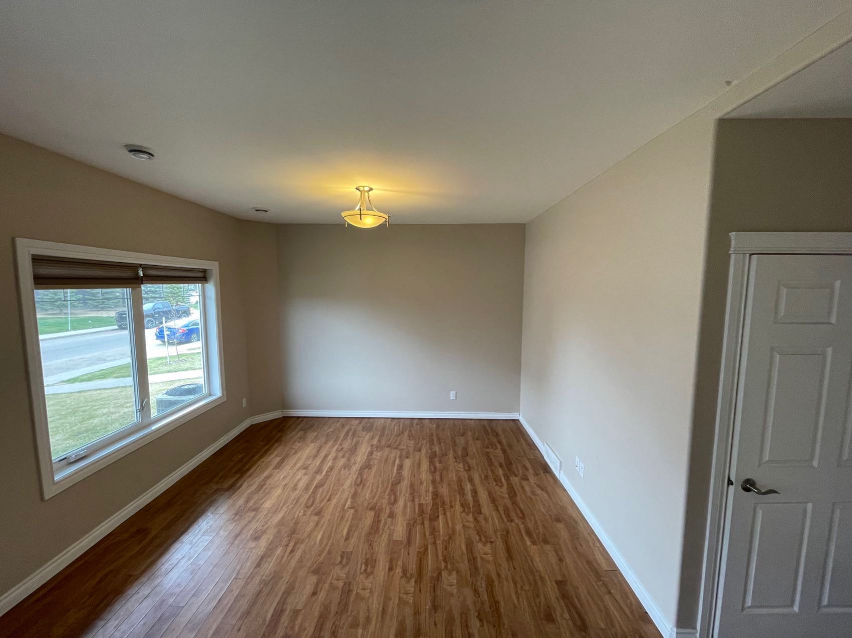 Stonebridge小区3房3卫边户联排$1800/月 - 2