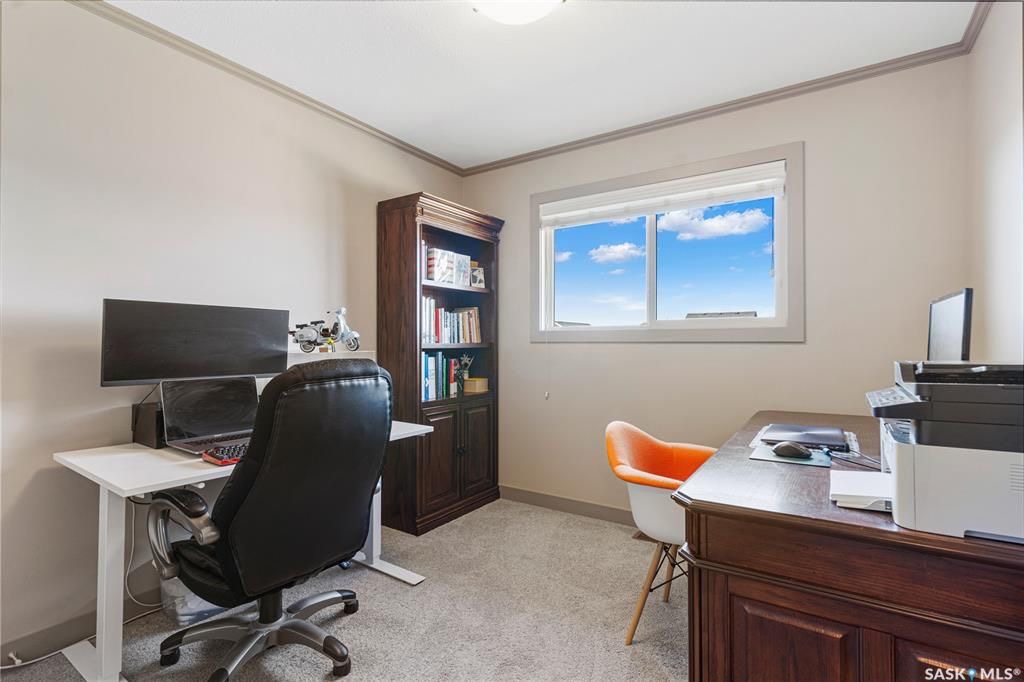 Evergreen小区核心路段2014年建1314尺3房3卫联排别墅出售。房屋状况如新，可步行至小学和公园，近高中近购物。一楼客厅宽敞明亮，9英尺层高，高级复合板地板，全花岗岩台面，枫木橱柜带阻泥，厨房不锈钢家电齐全。二楼3个大卧室，洗衣房，超大主卧带完整洗手间和步入式衣柜。地下 - 17