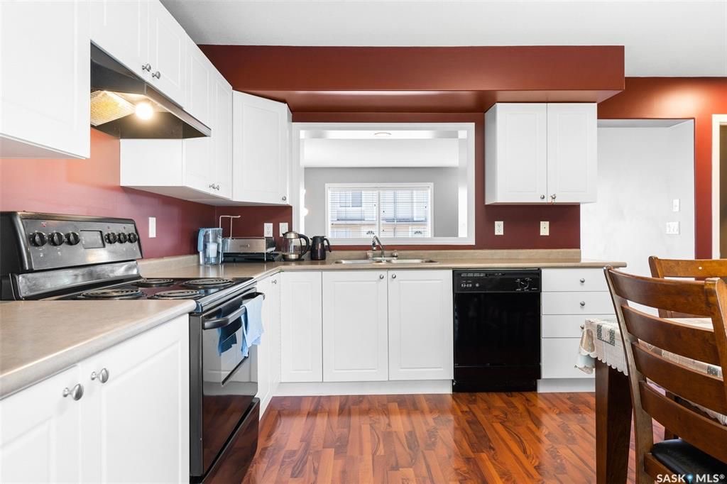 Arbor Creek小区2003年建1116尺s边户2室2卫联排出售，私密安静，地下室装修有一个大活动厅 ，有冷气空调。近小学，高中，公园，商业购物方便。采光好，保养状况好，带两个停车位，新换冰箱。挂牌价格：$235000。 有意请联系地产经纪Gary Gai 30634136 - 11