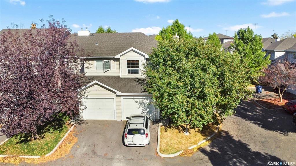 Erindale小区核心地段3室联排出售。1230尺，安静边户，多窗户，采光极好。步行百米至两所高中（百年高中，St Joseph），两所小学(Dr. John G. Egnatoff School and Catholic Father Robinson school)，附近商 - 5