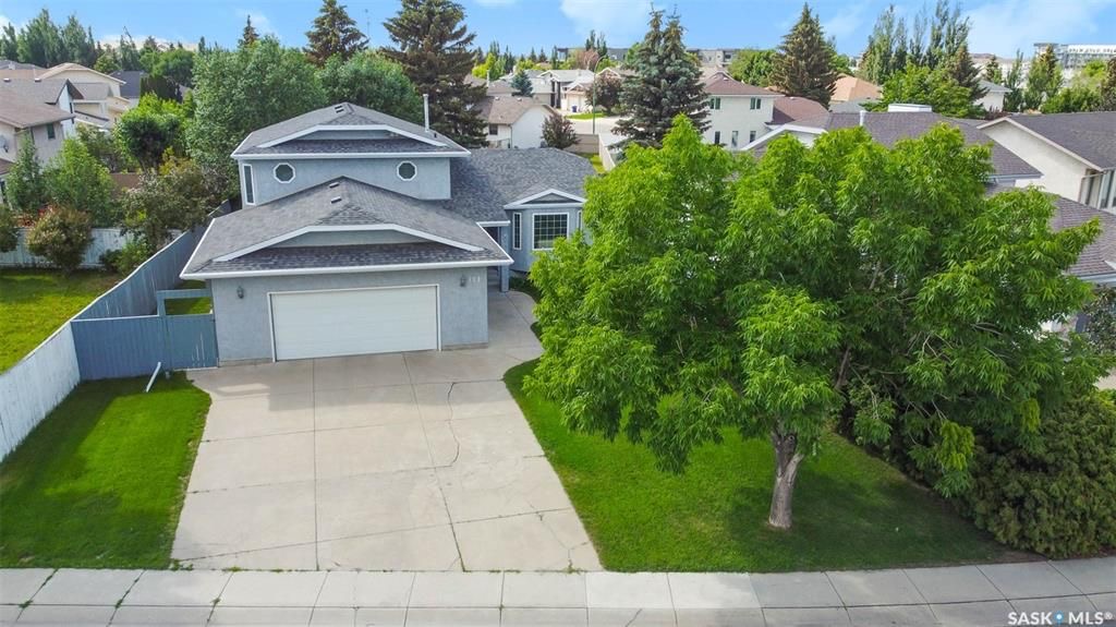 Erindale小区核心地段4房3卫1845尺独立屋出售。步行百米至两所小学Dr. John G. Egnatoff & Father Robinson), 两所高中 St Joseph & Centennial Collegiate, 购物及公园。房屋保养极佳，好格局，采光通透 - 6