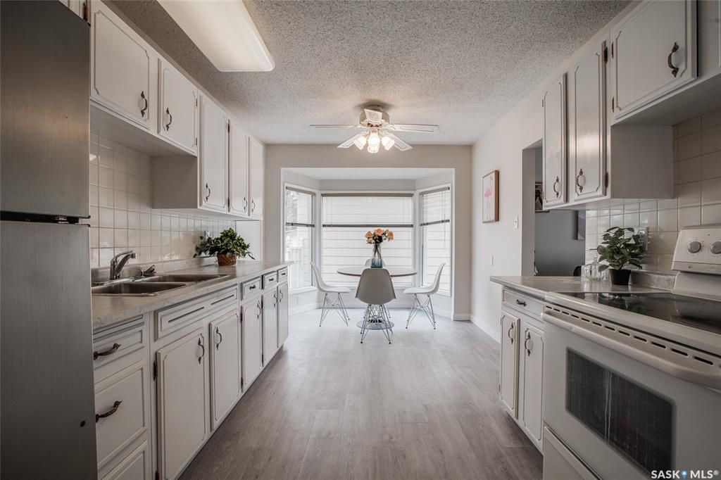 Brevoort Park 平层独立屋出售。步行至两所小学（St Matthew School & Brevoort Park School)，近两所中学(Holy Cross  High School & Walter Murray Collegiate) 8街购物。4房2卫 - 7