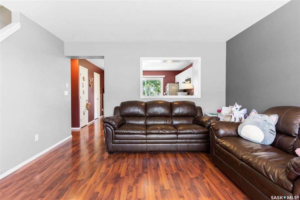 Arbor Creek小区2003年建1116尺s边户2室2卫联排出售，私密安静，地下室装修有一个大活动厅 ，有冷气空调。近小学，高中，公园，商业购物方便。采光好，保养状况好，带两个停车位，新换冰箱。挂牌价格：$235000。 有意请联系地产经纪Gary Gai 30634136 - 7