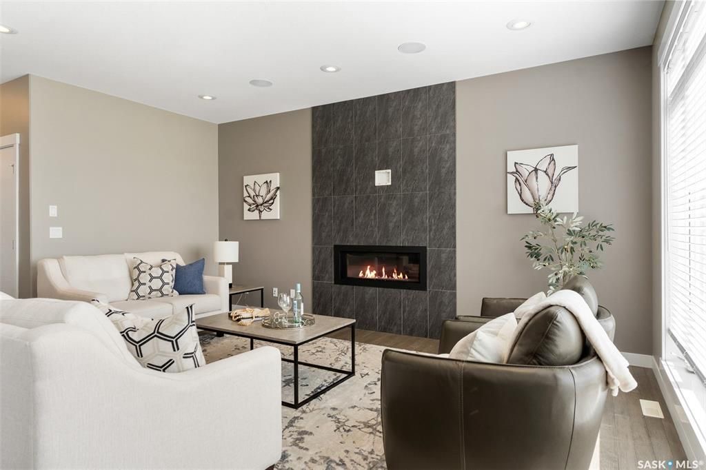 Evergreen2167尺独立屋出售，高档装修，大地块私密大院子（背后不靠邻居）。一楼带独立书房，9尺层高，实木地板，吸顶音响，厨房大理石台面. - 11