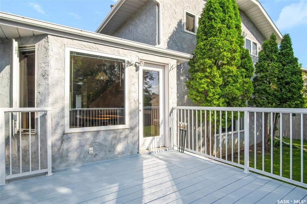 Erindale小区核心地段4房3卫1845尺独立屋出售。步行百米至两所小学Dr. John G. Egnatoff & Father Robinson), 两所高中 St Joseph & Centennial Collegiate, 购物及公园。房屋保养极佳，好格局，采光通透 - 15