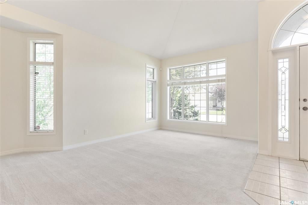 Arbor Creek小区私密安静最佳路段之一2122尺2层独立屋出售。2001年建，过6000尺大地块，5房，1个办公室，3个家庭厅，4卫，一楼挑高顶，明亮PVC大窗，双客厅双餐厅，厨房大理石台面，带独立角柜，新换地板，带一大尺寸书房（可做第六个卧室）二楼三个大房间主卧含独立洗 - 12