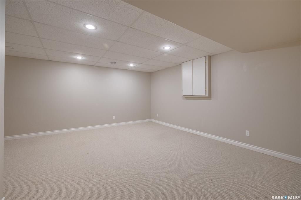 Briarwood小区边户联排出售3房2卫，地下室装修有一个大的家庭厅。多窗户采光极好，带中央空调。安静边户（不靠街）多绿地。挂牌价格 $259900。详情联系地产经纪Gary Gai 盖王睿 3063413677 微信：gary3677 网站：garygai.com - 8