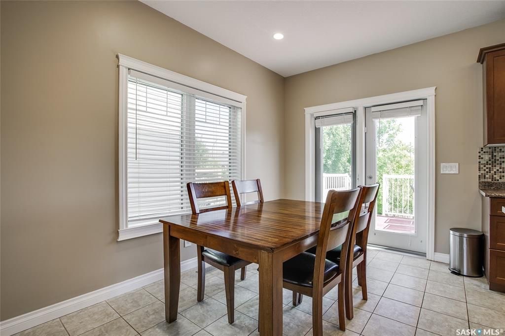 Willowgrove小区2008年建4室3卫1752尺独立屋出售，位置便利步行百米到Willowgrove小学，近商圈，近百年高中，安静内街多窗户房屋状况保养如新。挂牌价格：$435000。 有意请联系地产经纪Garygai盖王睿 - 7