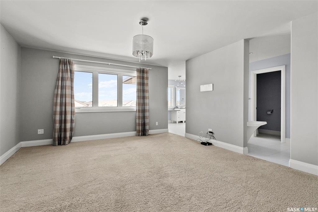 Willowgrove独立屋，室内面积2659尺 ，4房，4厅，5卫， 7223尺大地块，高档装修设备，天然气炉头，天然气地热覆盖，开价：$669900。 有意请联系地产经纪Gary Gai 3063413677 微信：gary3677 - 7