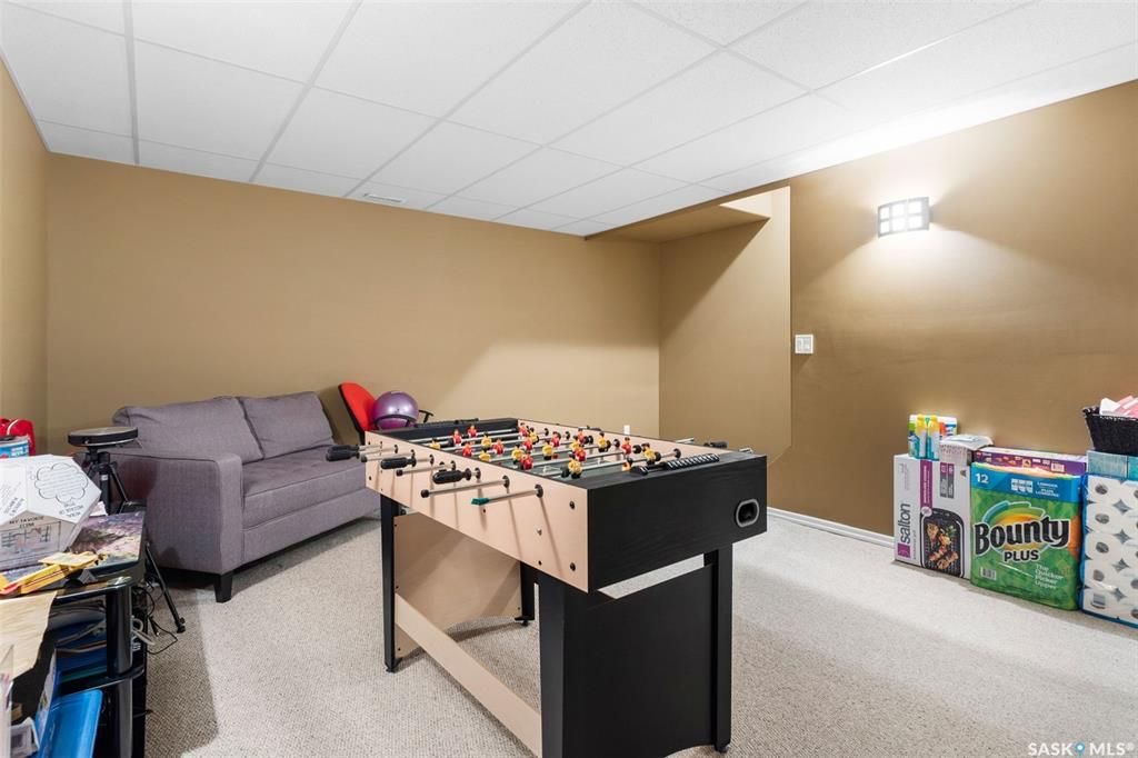 Arbor Creek小区2003年建1116尺s边户2室2卫联排出售，私密安静，地下室装修有一个大活动厅 ，有冷气空调。近小学，高中，公园，商业购物方便。采光好，保养状况好，带两个停车位，新换冰箱。挂牌价格：$235000。 有意请联系地产经纪Gary Gai 30634136 - 17