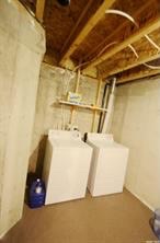 出租Briarwood 小区联排 边户 3 房2卫，1330尺，带车库，带地下室（未装修）。租金$1550 /月包水 。包除雪除草。无家具。租客自付电气网。一年起租，不分租，不抽烟。希望租客干净整洁守约讲理。有意请联系 Gary Gai 3063413677 微信gary3677 - 7