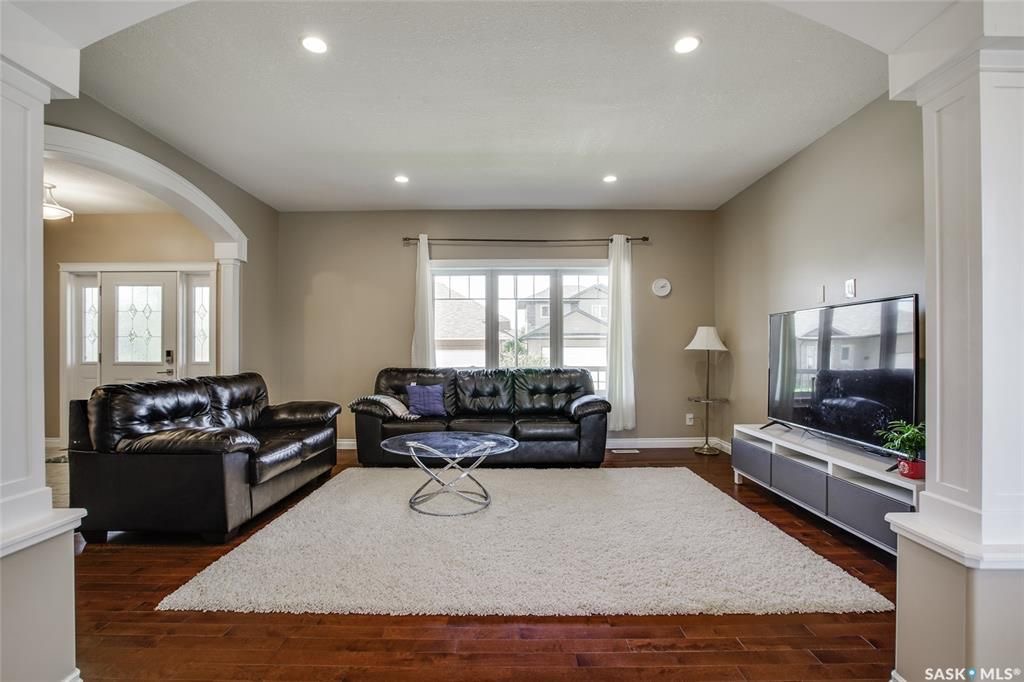 Willowgrove小区2008年建4室3卫1752尺独立屋出售，位置便利步行百米到Willowgrove小学，近商圈，近百年高中，安静内街多窗户房屋状况保养如新。挂牌价格：$435000。 有意请联系地产经纪Garygai盖王睿 - 6