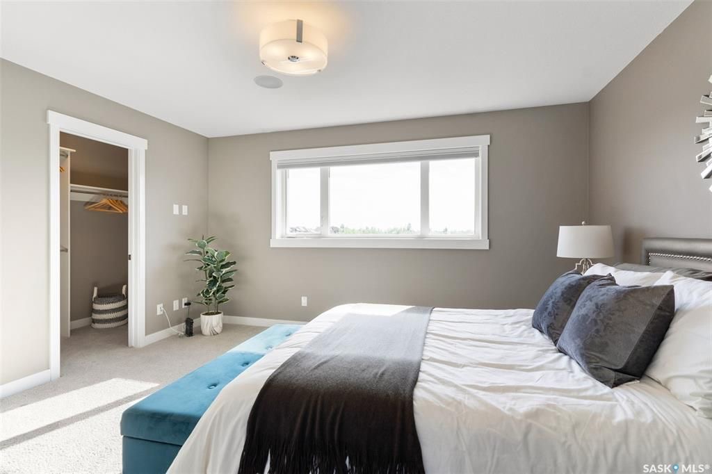 Evergreen2167尺独立屋出售，高档装修，大地块私密大院子（背后不靠邻居）。一楼带独立书房，9尺层高，实木地板，吸顶音响，厨房大理石台面. - 16