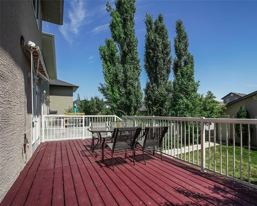 Willowgrove小区2008年建4室3卫1752尺独立屋出售，位置便利步行百米到Willowgrove小学，近商圈，近百年高中，安静内街多窗户房屋状况保养如新。挂牌价格：$435000。 有意请联系地产经纪Garygai盖王睿 - 4