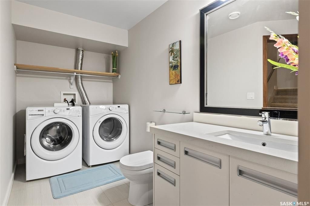 Willowgrove小区2014年建3房3卫联排别墅出售。本地人业主，地理位置安静私密，房屋年代新，整体保养好。交通便利，可步行至两所小学和公园，近百年高中，近购物中心。一楼多窗户朝南自然光充足，客厅宽敞明亮。实木地板，理石台面，纽约现代风橱柜，不锈钢家电。二楼3大卧室，主卧超 - 19