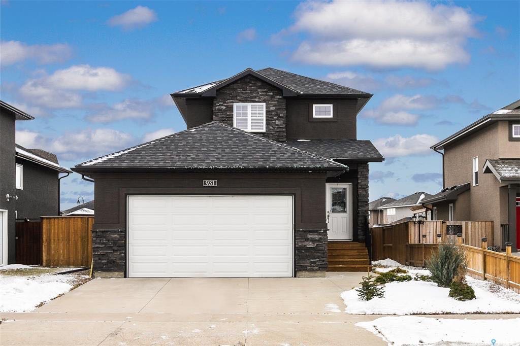 Stonebridge小区近1600尺双层独立屋出售。优质建商D&S高档装修：实木地板，高层高，石头台面，大厨房，大地块。开价：$405000 - 2